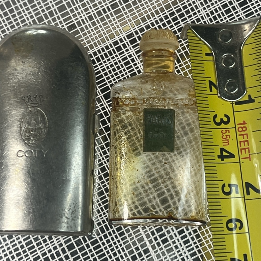 antique Coty miniature perfume bottle in metal case Unusual Piece.￼1923